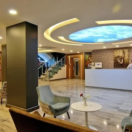 Kleopatra Ramira אלאניה