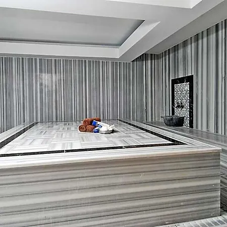 Kleopatra Ramira Hotell