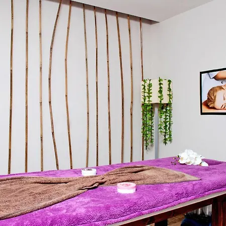 Kleopatra Ramira Hotel