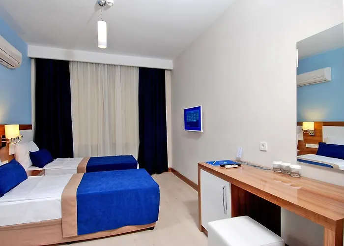 Kleopatra Ramira 4* אלאניה