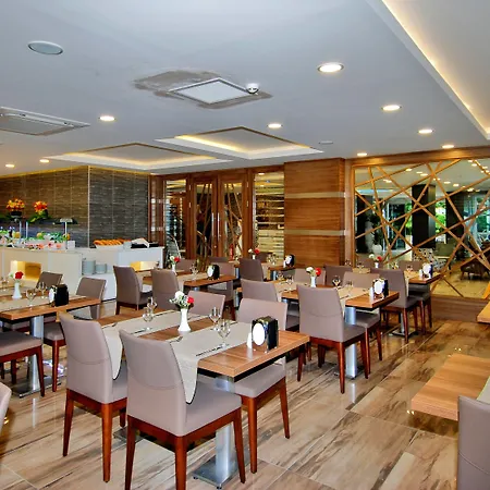 Hotell Kleopatra Ramira 4*