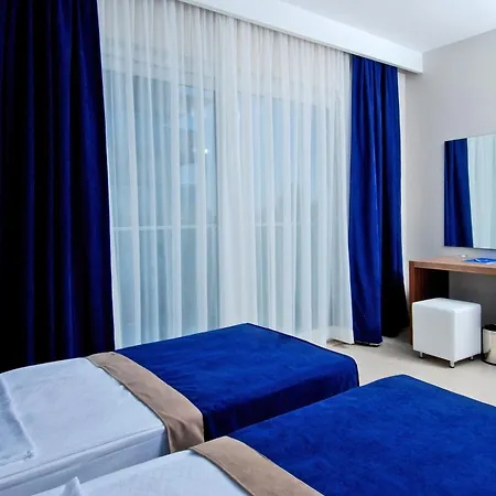 Kleopatra Ramira Hotell