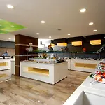 Kleopatra Ramira فندق 4*